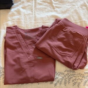 Figs Dusty Rose Scrub Ensemble